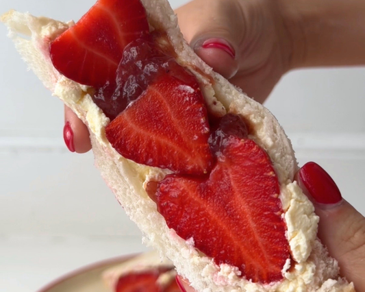 🍓 Strawberries and Cream Sandwich 🍓